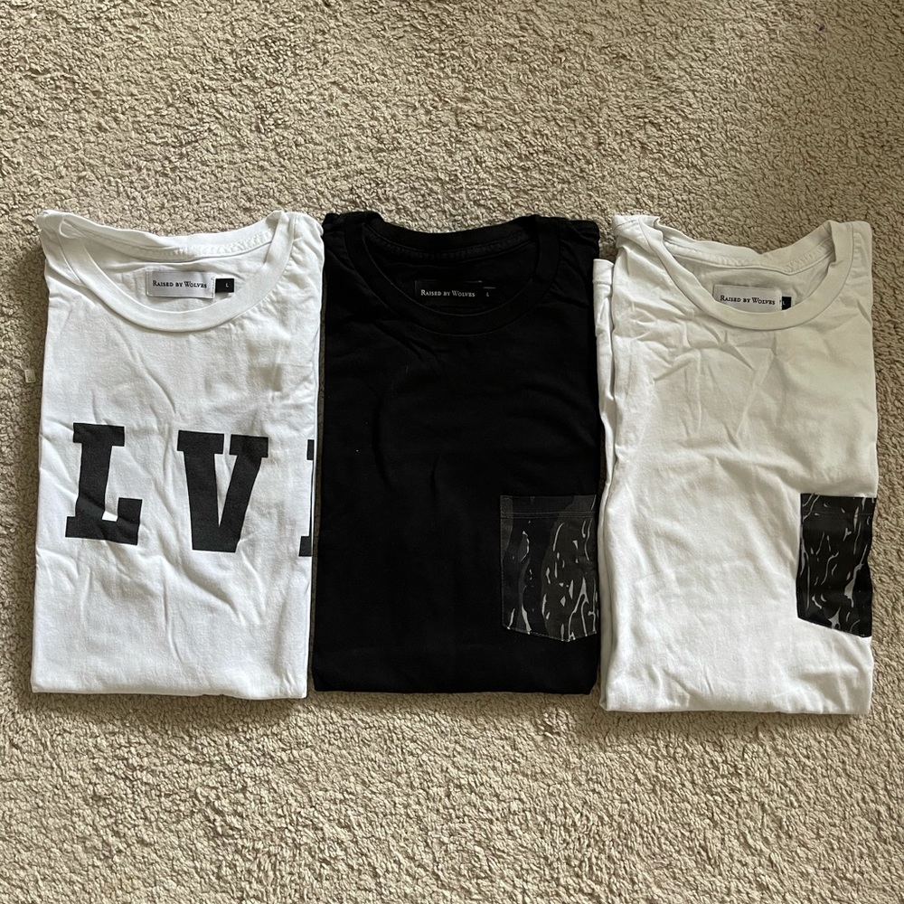 3 Raised By Wolves Season 1 TShirts Size Large